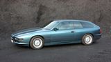 Der BWW 8er war in den 90er-Jahren ein extravagantes und sehr teures Coupé der Oberklasse. Das Design stammte von Klaus Kapitza, der anschließend Designchef von BMW Technik wurde. Die sehr flache Frontpartie mit den Klappscheinwerfern war an die des BMW M1 angelehnt. Ein "Shooting Break" wäre eine ebenso schöne wie auch spektakuläre Variante gewesen. Und da der Kofferraum des normalen 8er doch eher knapp bemessen war, vielleicht sogar sinnvoll – standesgemäßes Vorfahren auf dem Golfplatz inklusive