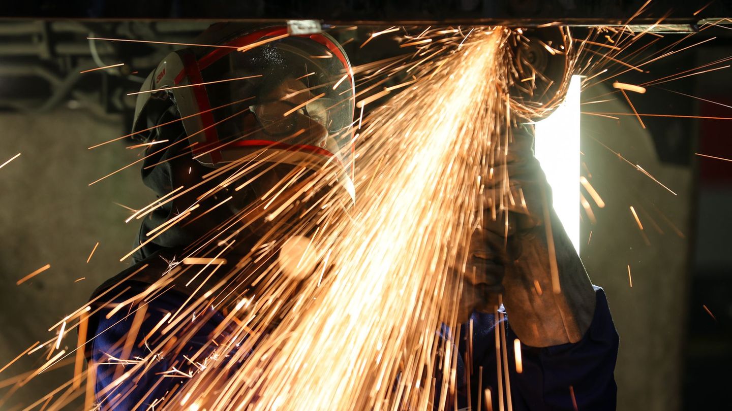 Sachsen-Anhalts Wirtschaft schrumpft weiter leicht. (Symbolbild) Foto: Jan Woitas/dpa-Zentralbild/dpa