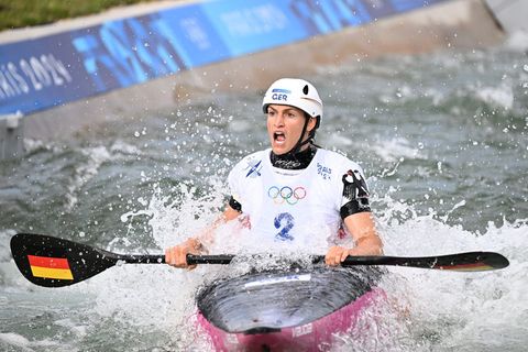 Ricarda Funk benötigt ein neues Paddel. Foto: Sebastian Kahnert/dpa