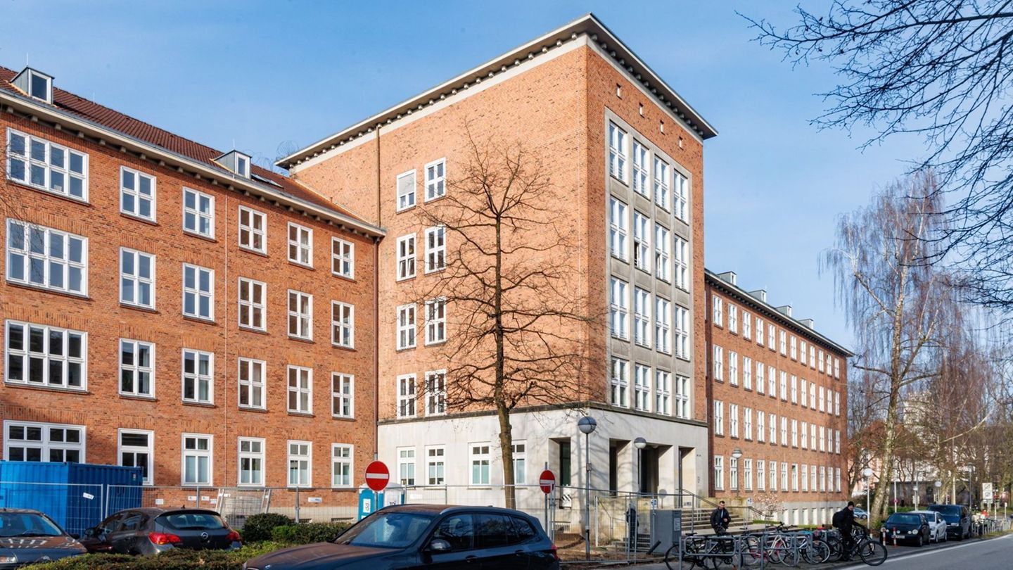 Vor dem Landgericht Kiel beginnt der Prozess um versuchten Totschlag an einem 13-Jährigen. (Archivbild) Foto: Markus Scholz/dpa