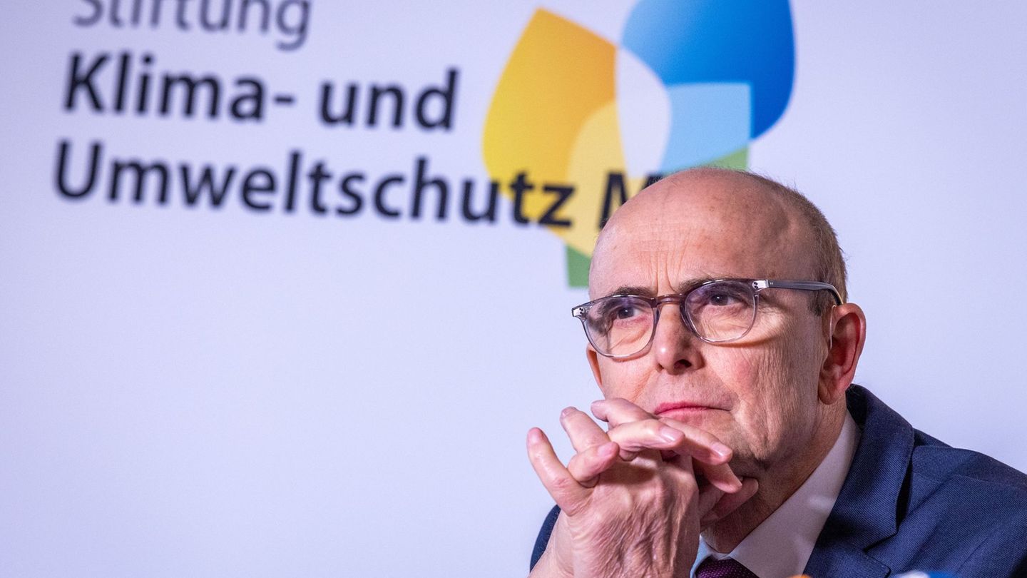 Für Erwin Sellering als Ex-Vorstandsvorsitzender der Klimastiftung kam eine Auflösung der umstrittenen Stiftung nie in Frage. (A