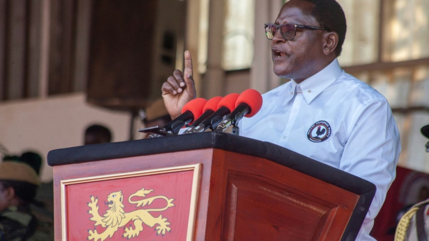 Malawis-Staatschef-Chakwera-r-umt-Niederlage-bei-Pr-sidentschaftswahl-ein