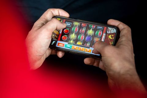 Auf der Online-Plattform DigiSucht erhalten Hilfesuchende bei Glücksspielsucht professionelle Hilfe von geschulten Fachkräften,