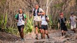 Je länger und extremer ein Lauf, desto stärker schneiden die Frauen in der Gesamtwertung ab. Die Ultramarathonläuferin Courtney Dauwalter, hier zu sehen während eines Wettkampfes in Frankreich, stellt regelmäßig Männer in den Schatten. Beim Ultramarathon "Moab 240" in Utah kam sie als Erste ins Ziel: 240 Meilen legte sie in 57:55 Stunden zurück