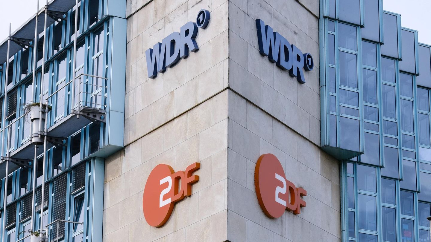 Aktuell liegt der Rundfunkbeitrag bei 18,36 Euro im Monat