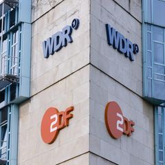 Aktuell liegt der Rundfunkbeitrag bei 18,36 Euro im Monat