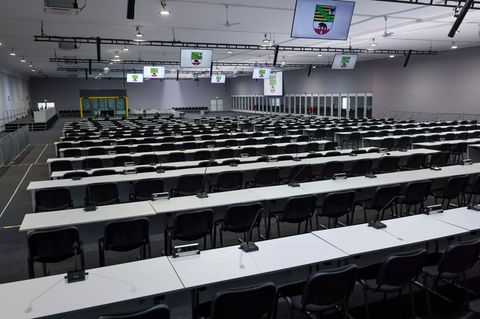 Im Hauptsaal sollen etwa 450 Nebenkläger und Nebenklagevertreter Platz finden können. Foto: Jan Woitas/dpa