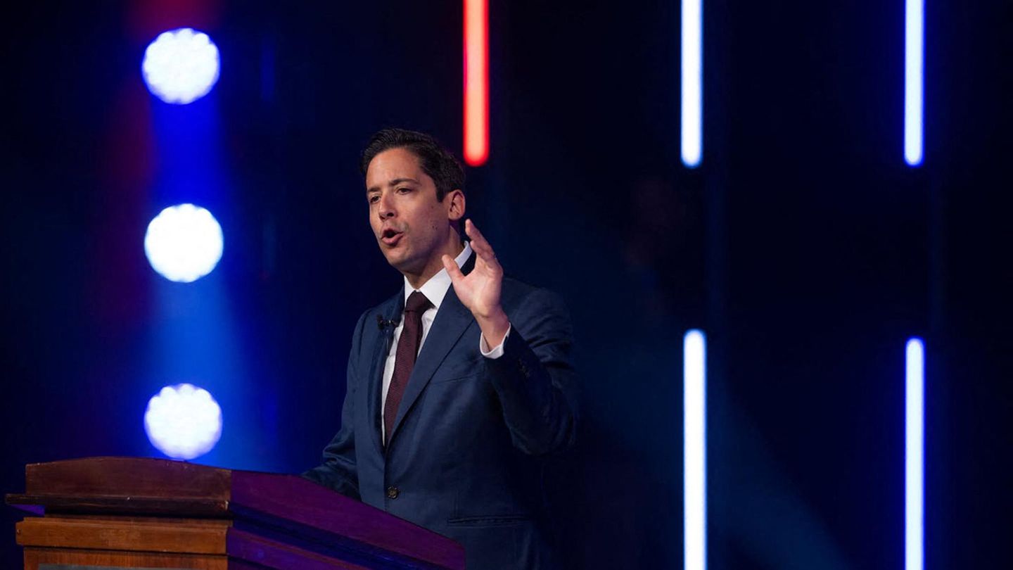 Michael Knowles