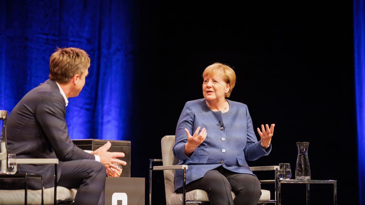 So viel Lob für Merz hatte Merkel schon lange nicht mehr übrig. Foto: Gordon Welters/DER SPIEGEL/dpa