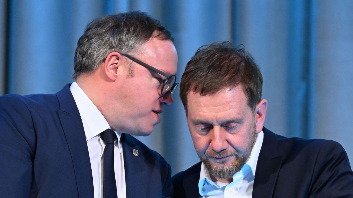 Thüringens Regierungschef Mario Voigt und Sachsens Ministerpräsident Michael Kretschmer (beide CDU) hoffen auf wirtschaftliche I