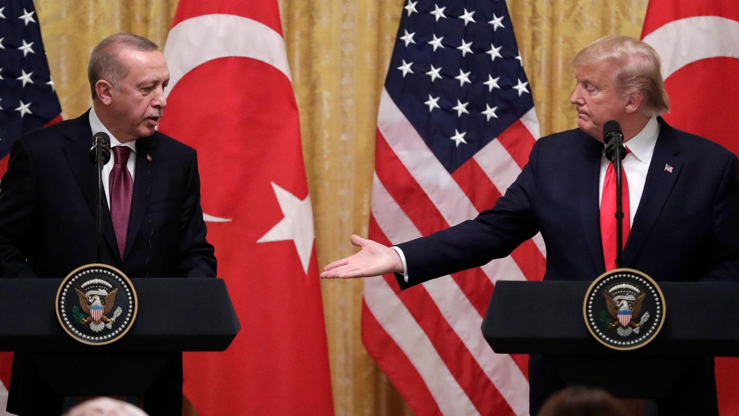 US-Präsident Donald Trump und der türkische Präsident Erdogan (Archivbild) Foto: Evan Vucci/AP/dpa
