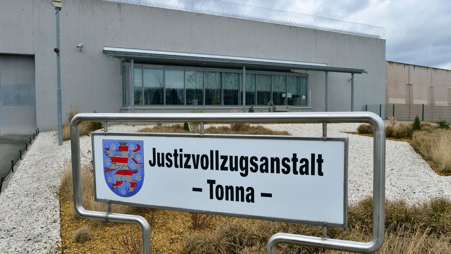 Was sich 2022 in Sachsen-Anhalt tatsächlich ereignete, übten Thüringer Einsatzkräfte in der JVA Tonna in der Nacht zu Donnerstag