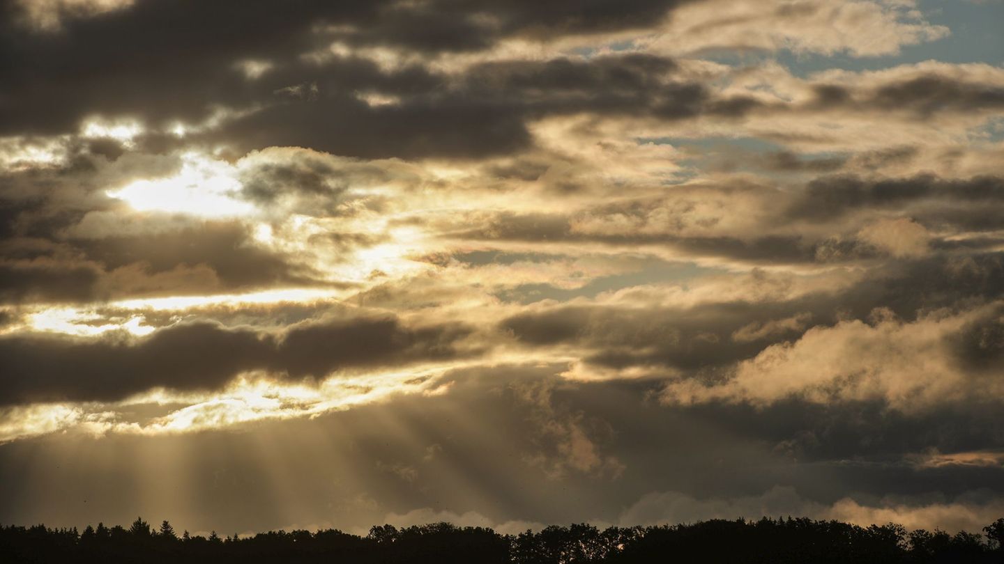 Die Menschen in Nordrhein-Westfalen können sich am Wochenende auf ein paar Sonnenstrahlen freuen. (Symbolbild) Foto: Thomas Warn
