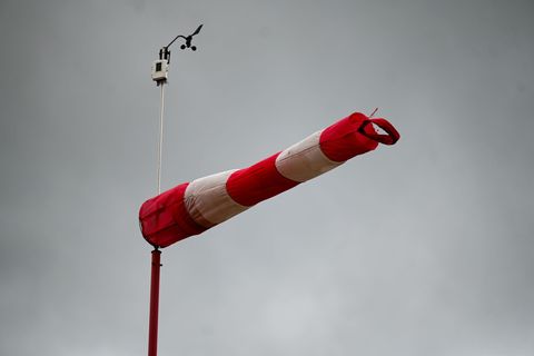Der Deutsche Wetterdienst erwartet am Donnerstag verbreitet Wind und Sturmböen von bis zu 60 Kilometer pro Stunde in Sachsen-Anh