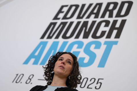 Florence Thurmes, Generaldirektorin der Kunstsammlungen Chemnitz, in der Ausstellung "Edvard Munch. Angst". (Archivbild) Foto: H