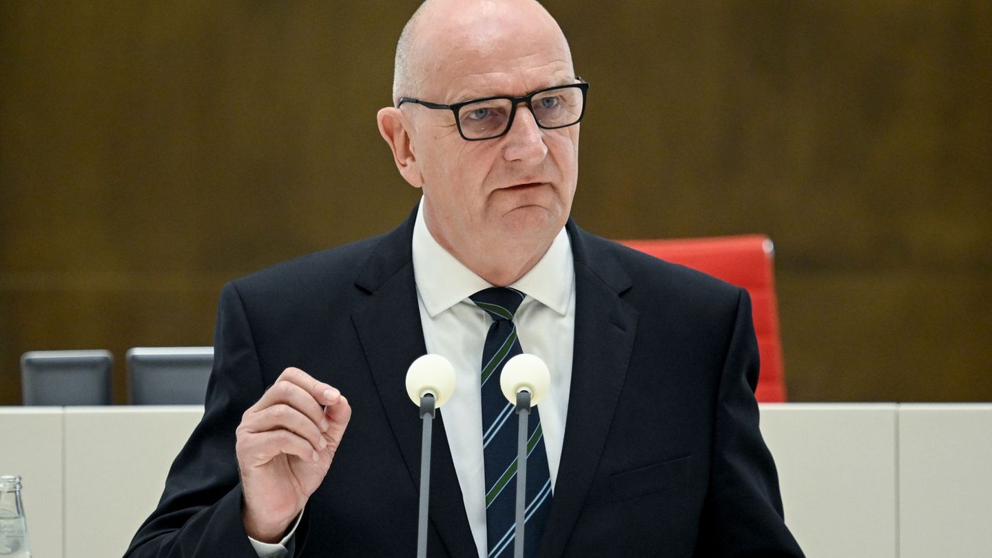 Brandenburgs Ministerpräsident Dietmar Woidke (SPD) hält eine stärkere inhaltliche Auseinandersetzung mit der AfD für nötig (Arc