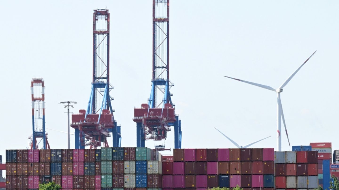 Schiffscontainer am Hamburger Hafen
