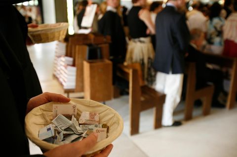 Neben Kirchensteuer nehmen die Kirchen auch Kollekte ein