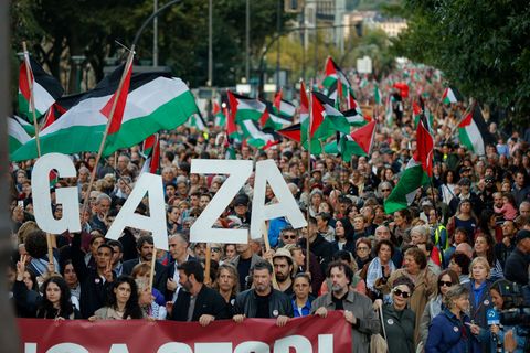 An einer propalästinensischen Demonstration am Rande des Internationalen Filmfestivals von San Sebastián beteiligten sich mehrer