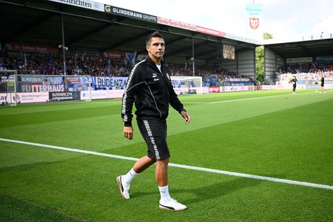Wünscht sich für Holstein Kiel bald ein neues Stadion: Holstein-Cheftrainer Marcel Rapp Foto: Gregor Fischer/dpa