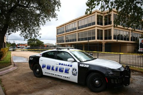 Ein Polizeiauto vor der US-Einwanderungsbehörde ICE in Dallas
