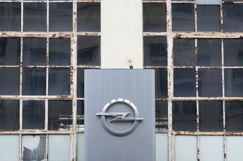 Lange her: Opel hatte in Rüsselsheim einmal mehr als 40.000 Beschäftigte, heute sind es keine 10.000. Foto: Boris Roessler/dpa