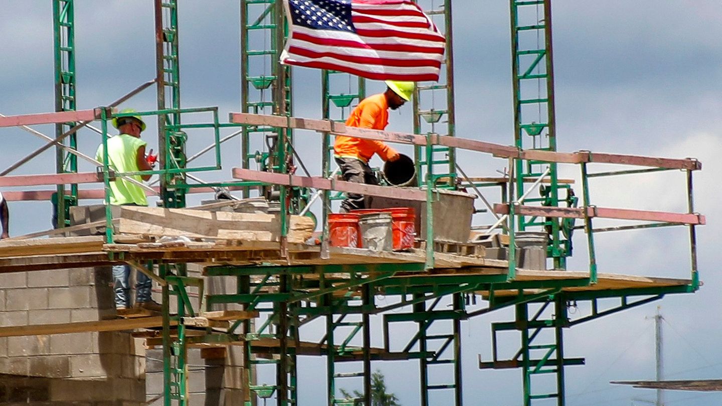 Die Wirtschaft in den USA legt stärker zu als von Ökonomen erwartet (Archivbild) Foto: Keith Srakocic/AP/dpa