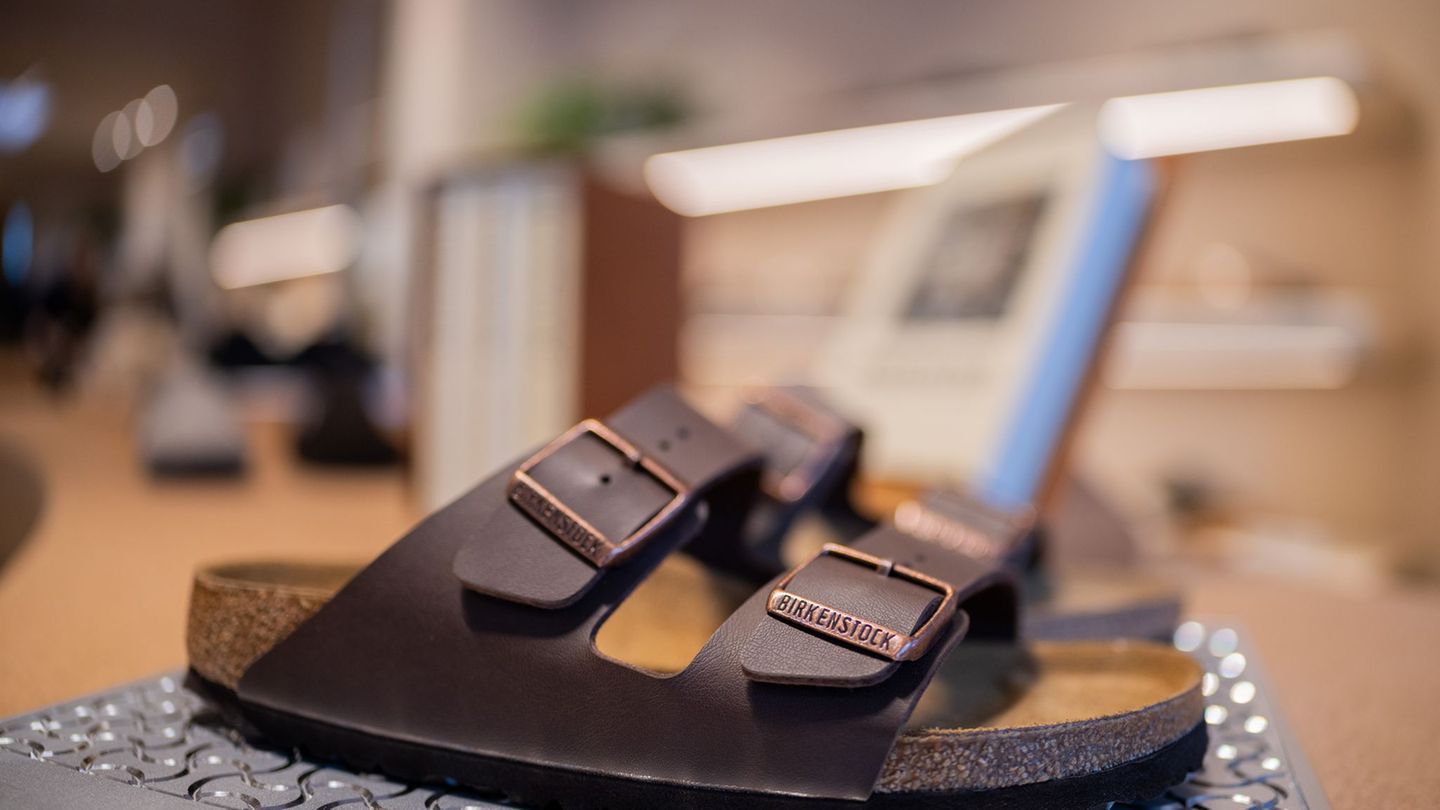 Birkenstock kauft eine 78.000 Quadratmeter große Produktionsanlage bei Dresden (Archivbild) Foto: Rolf Vennenbernd/dpa
