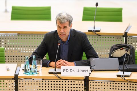 Sebastian Ulbert, stellvertretender Institutsleiter des Fraunhofer-Instituts für Zelltherapie und Immunologie in Leipzig, sieht