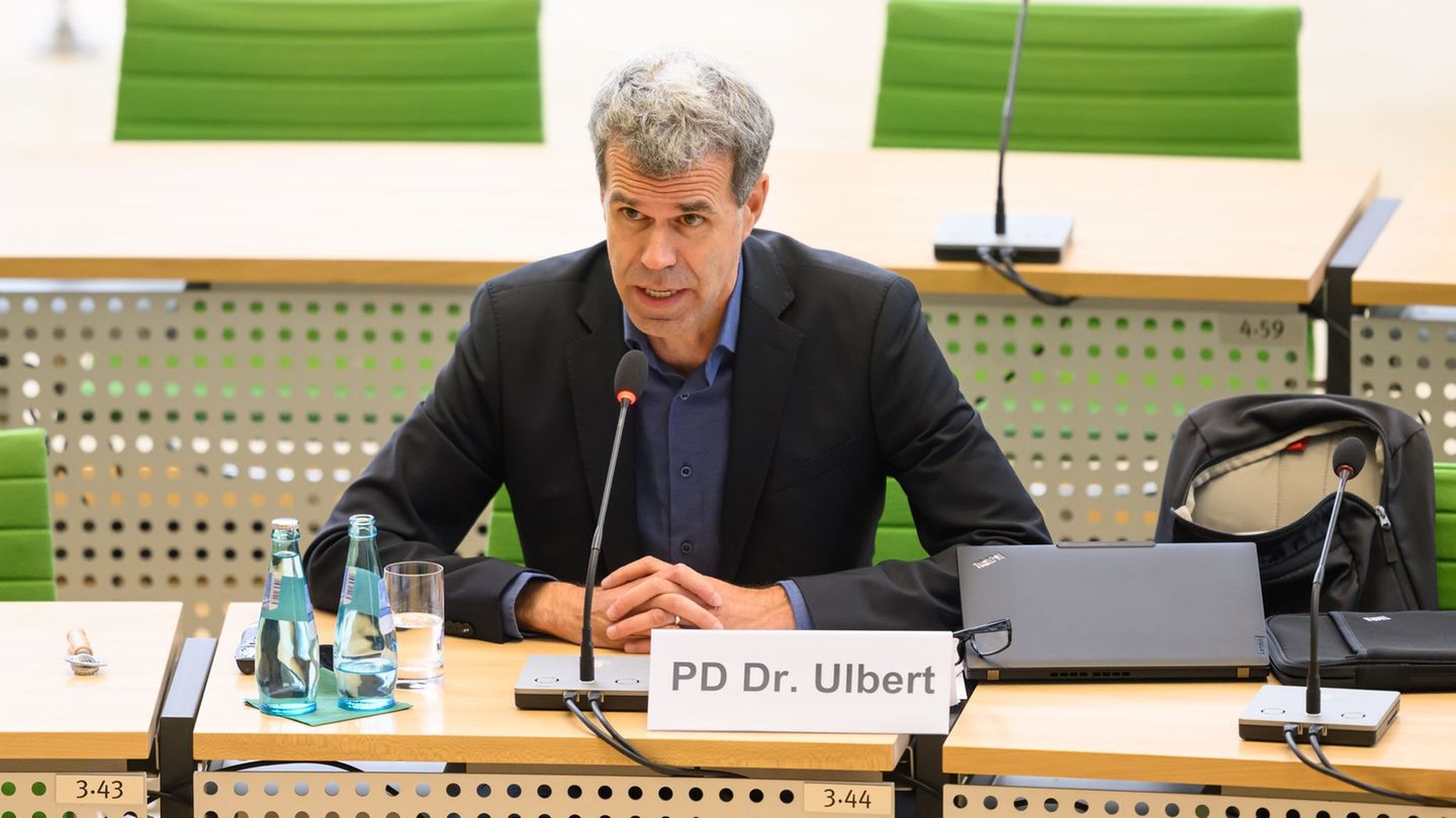 Sebastian Ulbert, stellvertretender Institutsleiter des Fraunhofer-Instituts für Zelltherapie und Immunologie in Leipzig, sieht