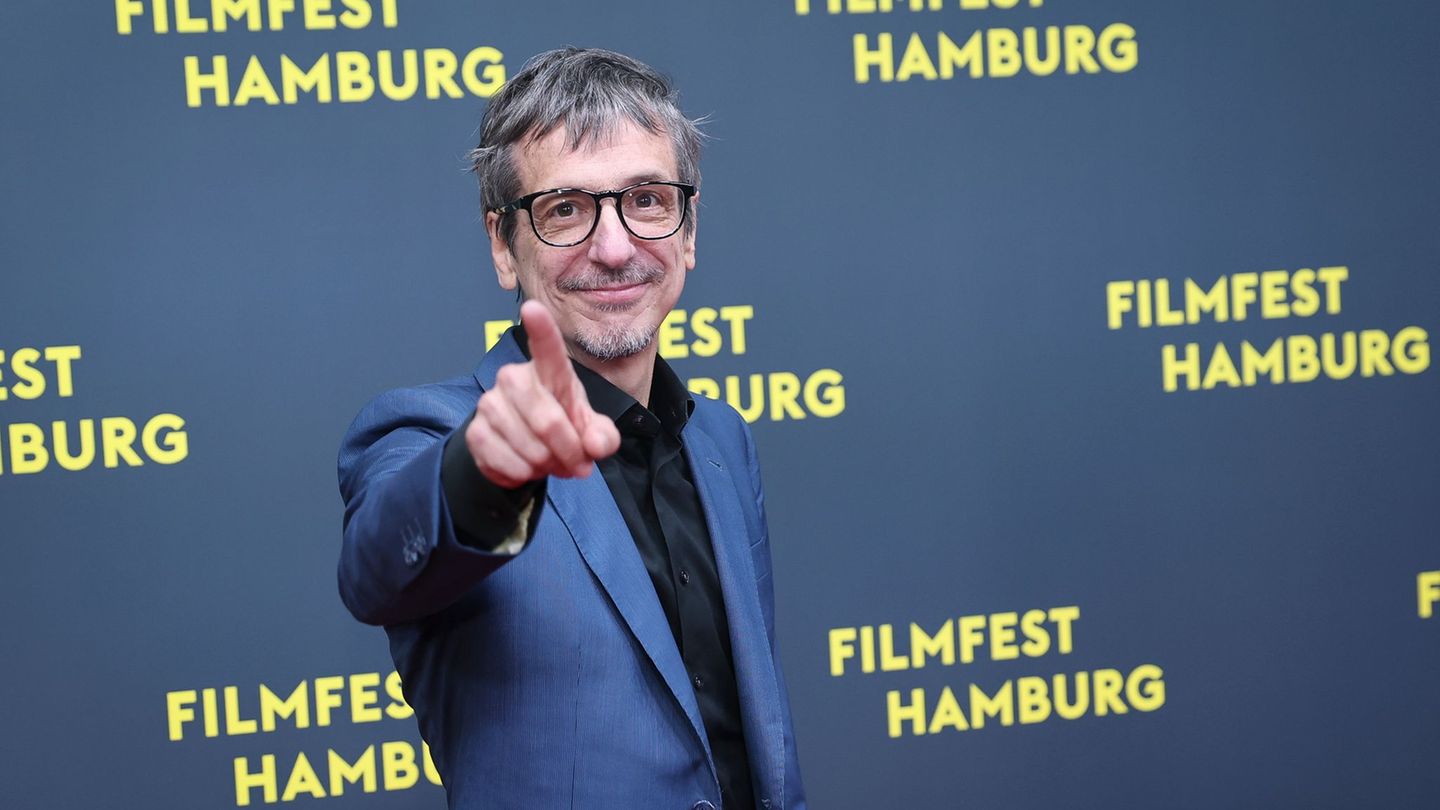 Der Kanadier Philippe Falardeau ist der Regisseur des Eröffnungsfilms "Lovely Day". Foto: Christian Charisius/dpa