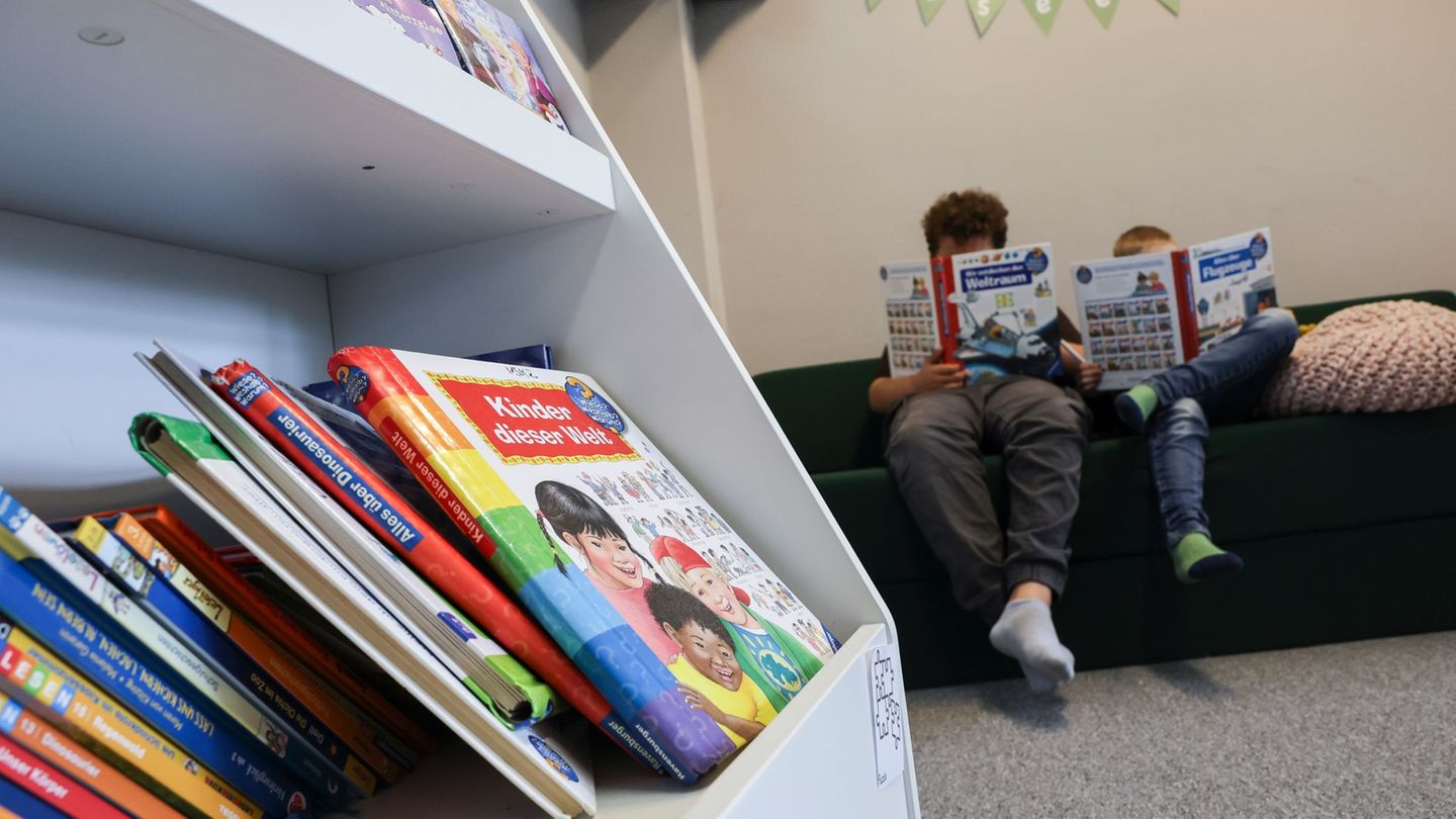 Fast 8.000 Kinder und Jugendliche haben in diesem Jahr am Lesesommer XXL in Sachsen-Anhalt teilgenommen. (Symbolbild) Foto: Chri
