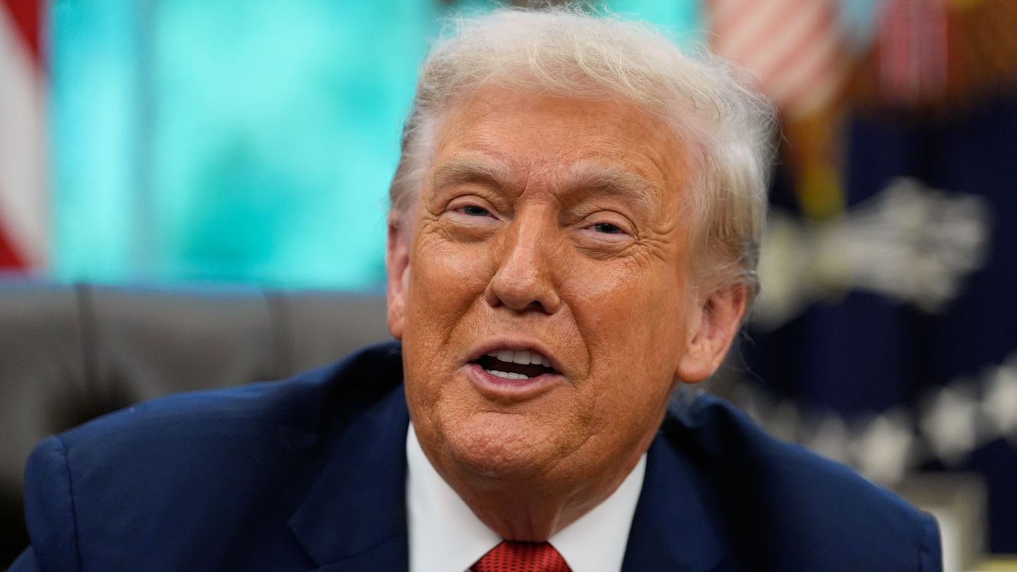 US-Präsident Trump will Zölle in Höhe von 100 Prozent auf importierte Arzneimittel erheben lassen. Foto: Alex Brandon/AP/dpa US-Präsident Trump will Zölle in Höhe von 100 Prozent auf importierte Arzneimittel erheben lassen. Foto: Alex Brandon/AP/dpa