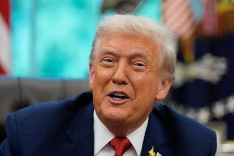 US-Präsident Trump will Zölle in Höhe von 100 Prozent auf importierte Arzneimittel erheben lassen. Foto: Alex Brandon/AP/dpa