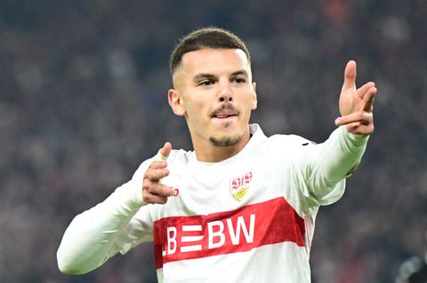 Badredine Bouanani durfte über sein Tor für den VfB Stuttgart jubeln - dank einer Vorlage von Torwart Alexander Nübel. Foto: Ber