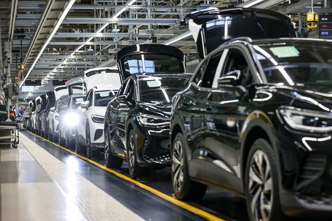 Die E-Auto-Produktion in Zwickau wird im Oktober für eine Woche ruhen. (Archivbild) Foto: Jan Woitas/dpa