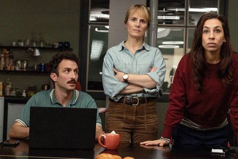 Außerordentliche Videokonferenz mit den Behörden im "Tatort: Kammerflimmern" (v.l.): Noah Löwenherz (Aaron Arens), Kommissarin