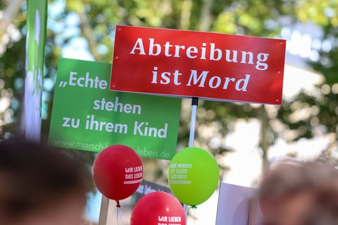 Abtreibungsgegner dürfen auch in der Nähe von Beratungsstellen demonstrieren - wenn sie nicht überziehen. (Archivbild) Foto: Chr