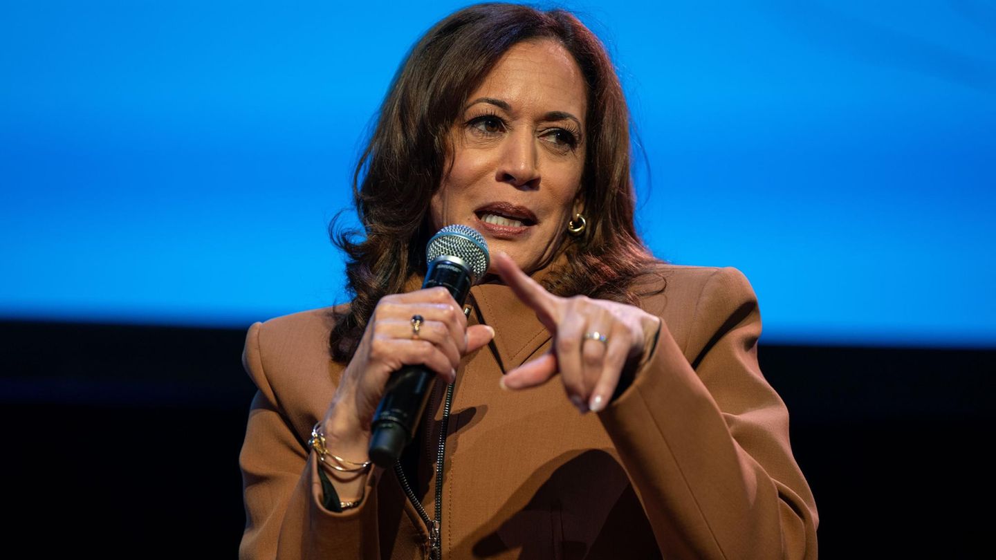 Auftritt in New York: Ex-Vizepräsidentin Kamala Harris appelliert beim Auftakt ihrer Buchtour an die Macht des Volkes Ex-Vizepräsidentin Kamala Harris appelliert beim Auftakt ihrer Buchtour an die Macht des Volkes