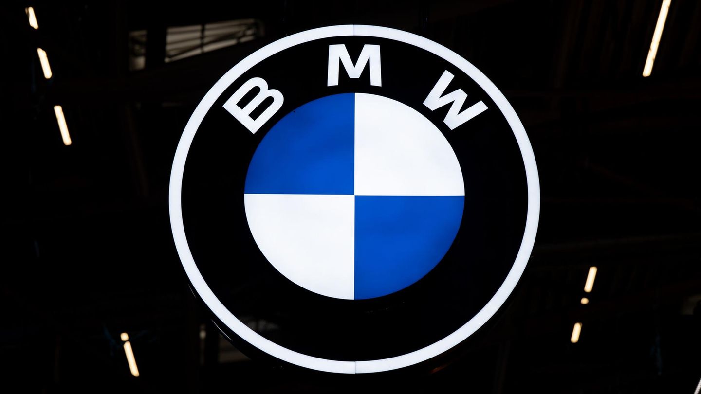 BMW calls back hundreds of thousands of cars due to fire