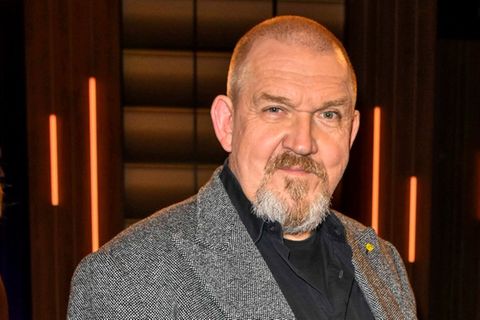 Schauspieler Dietmar Bär hätte gerne früher mit dem Rauchen aufgehört.