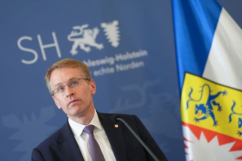 "Wir zeigen den Minderheiten, dass sie fest und unverrückbar zu Deutschland gehören", sagte Daniel Günther. (Archivbild) Foto: M