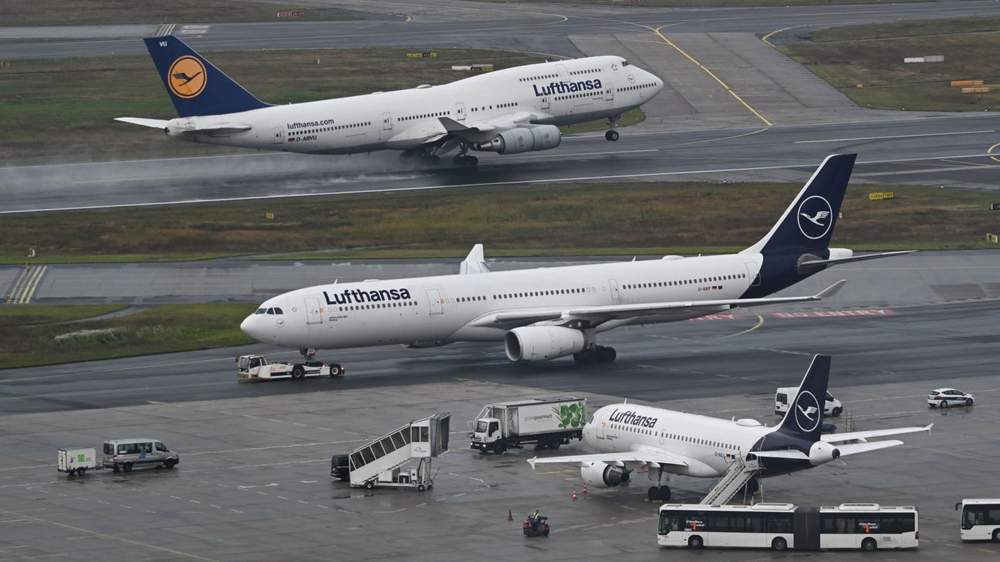 Drei Lufthansa Flugzeuge