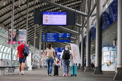 Die Ampel-Koalition hatte die Luftverkehrssteuer im Mai 2024 angehoben – auch zum Nachsehen von Flugreisenden (Symbolbild)