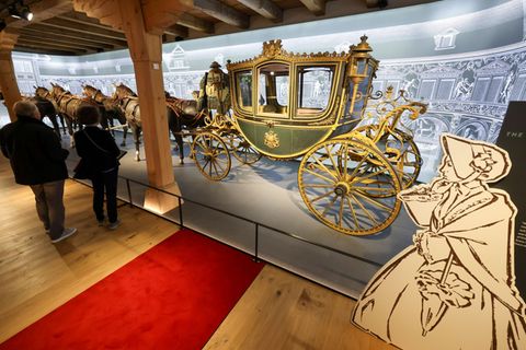 Der Galawagen des Sächsischen Hofes aus dem Jahr 1876/77 ist eines der Exponate im neu konzipierten Kutschenmuseum auf Schloss A