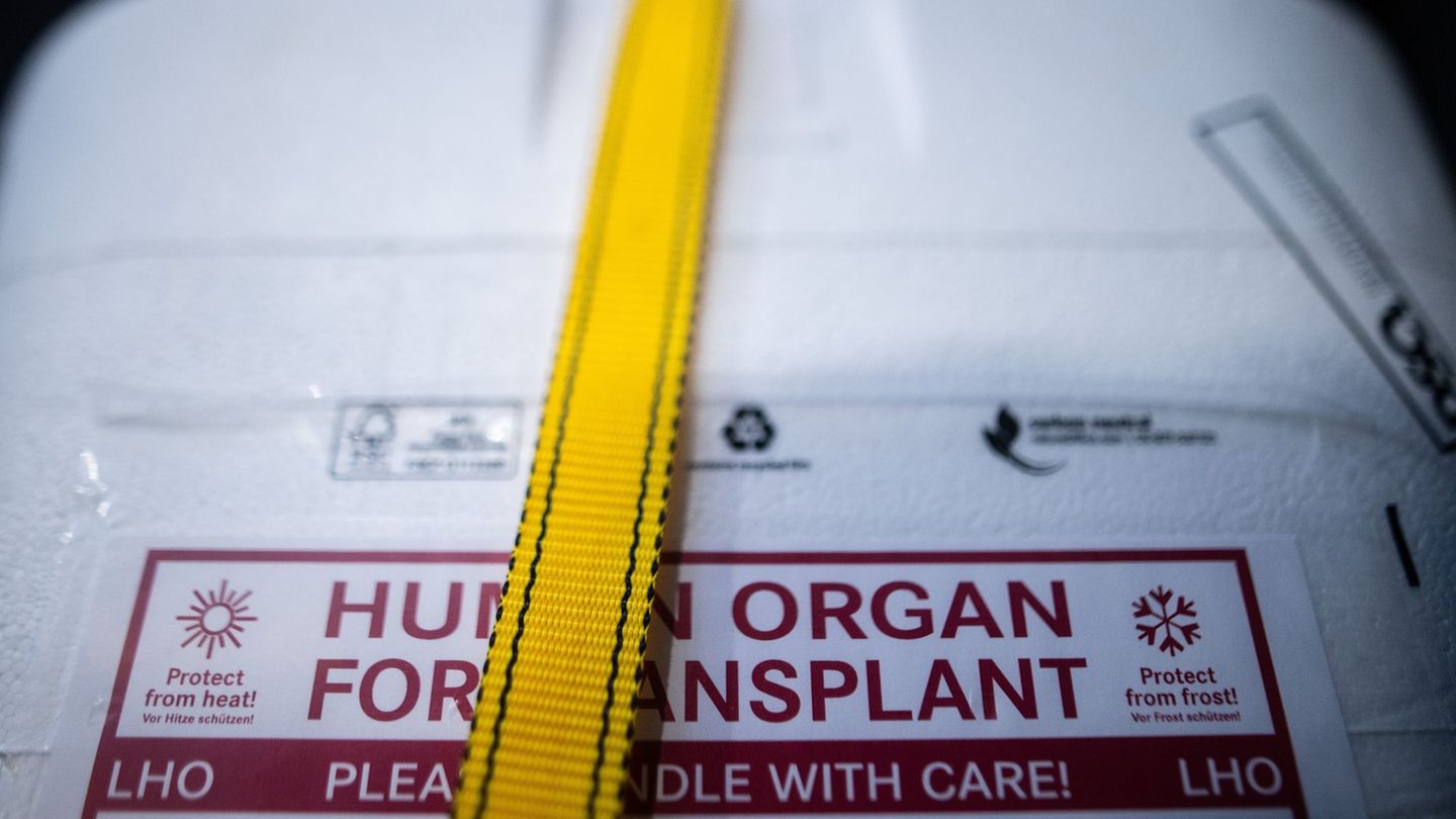 In NRW lag die Zahl der Organspender zuletzt im unteren dreistelligen Bereich (Archivbild) Foto: Sebastian Gollnow/dpa