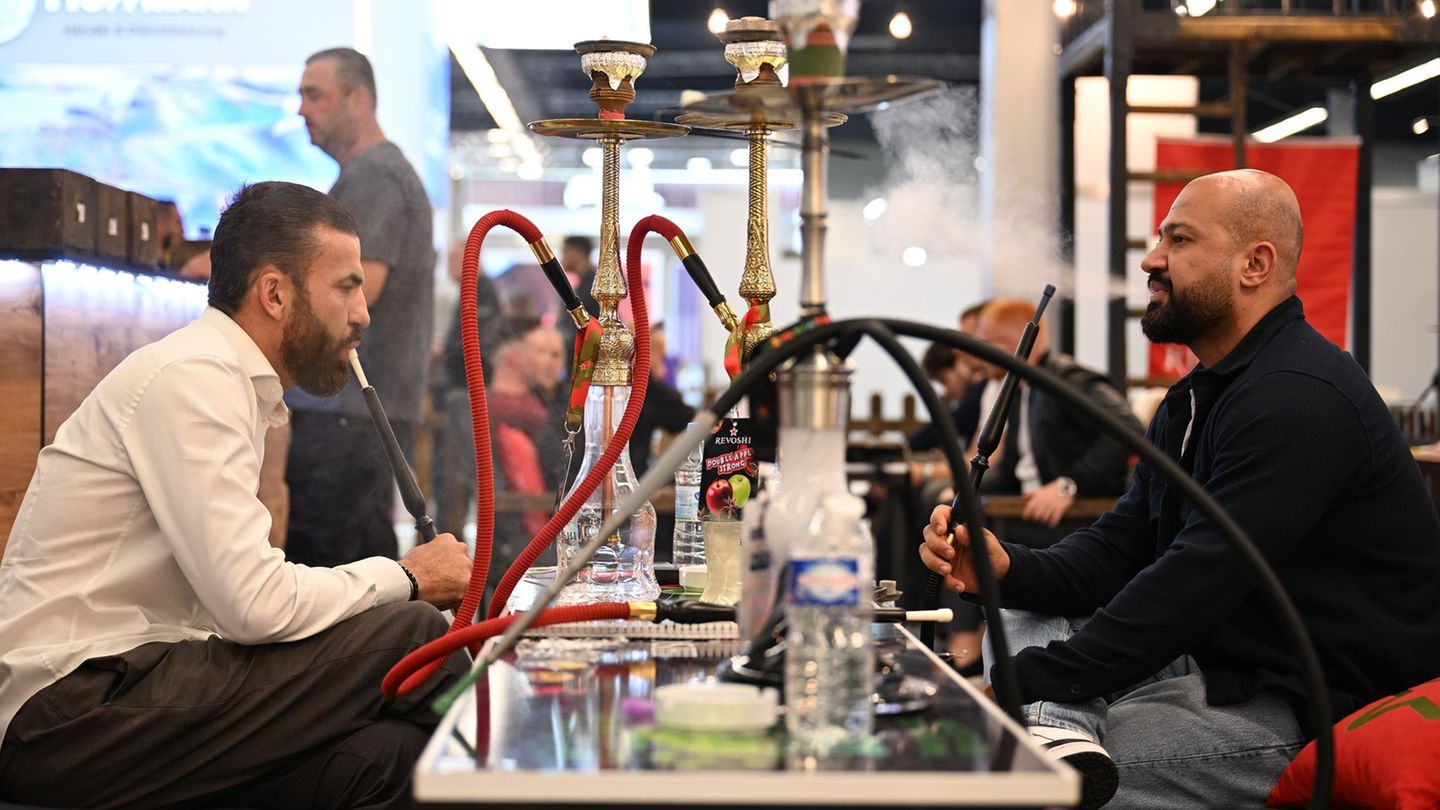 Smoking hookers: Despite upward trends: Shisha industry is in concern