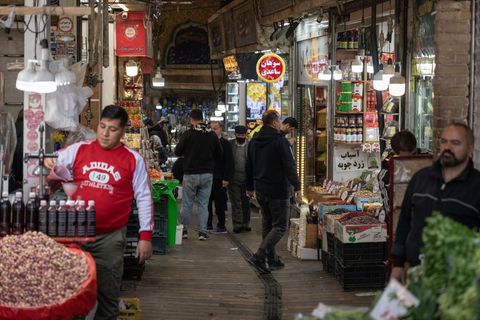 Am Sonntag greifen wieder frühere UN-Sanktionen gegen den Iran. (Archivbild) Foto: Arne Immanuel Bänsch/dpa