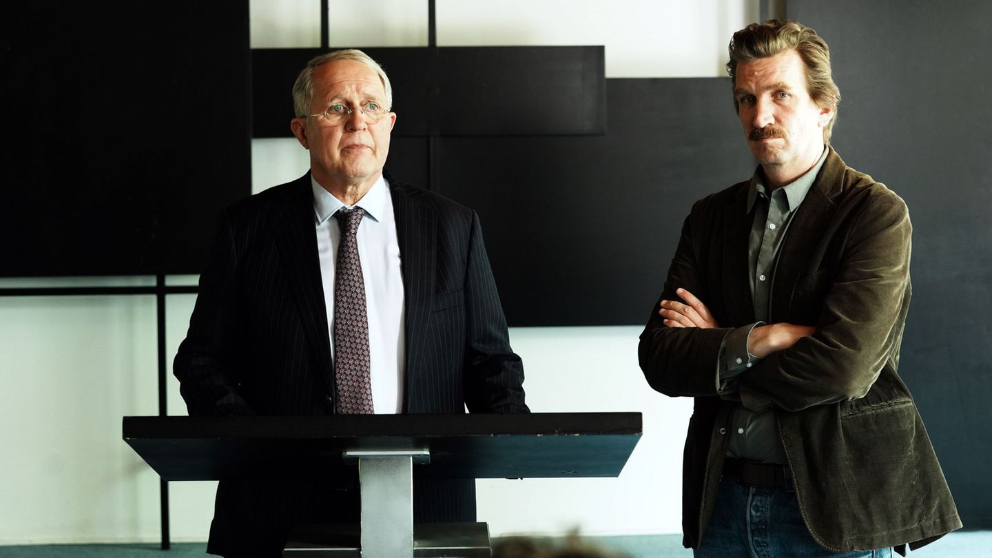 Der damals zuständige Staatsanwalt Gero Schmidt (Harald Krassnitzer, li.) und Ermittler Kai Matzen (Karsten Antonio Mielke, re.)
