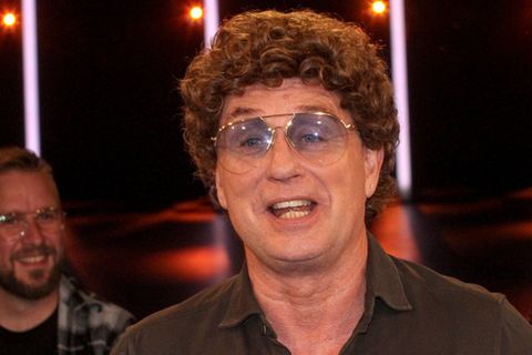Der Mann mit der Perücke wird 60: Atze Schröder.